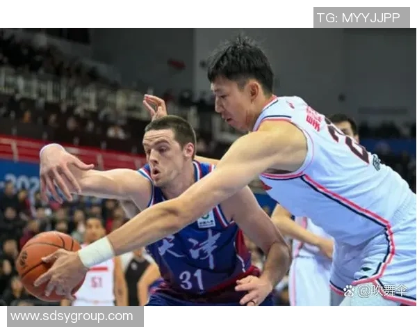 大卫-詹姆斯在CBA比赛中创造了个人得分纪录:挑战自我,创造历史 大卫-詹姆斯在CBA比赛中创造了个人得分纪录:挑战自我,创造历史