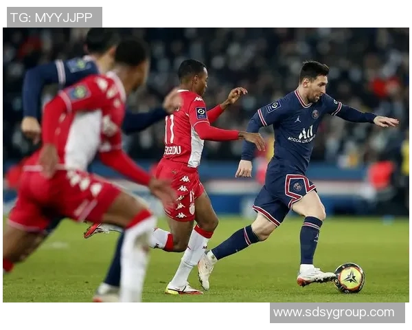 法甲冠军巴黎圣日耳曼队主场战平摩纳哥，继续领跑积分榜劲敌若日尼奥步调高攀