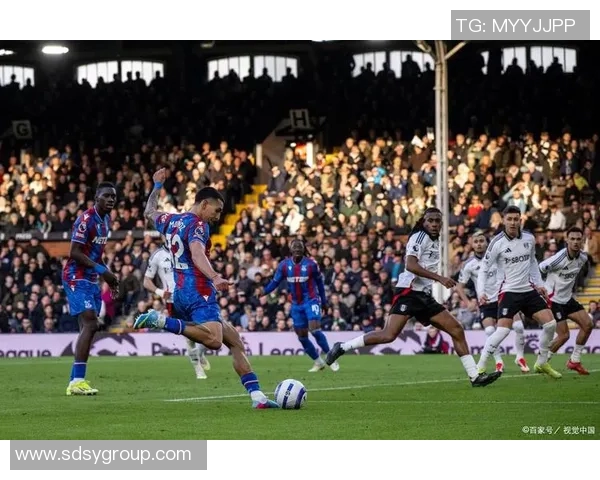 法甲联赛再现悬念！巴黎圣日耳曼与里尔争夺冠军将激烈对决