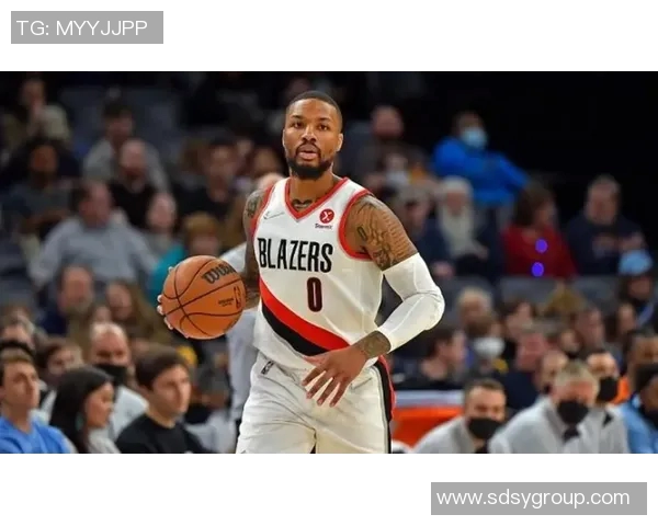 开拓者队客场擒下马刺,利拉德砍下关键三分