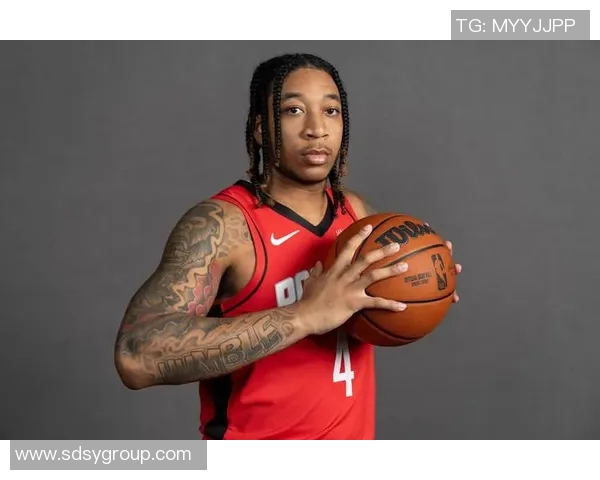 老鹰队击败热火队，迎来开门红：赛季首战完美呈现