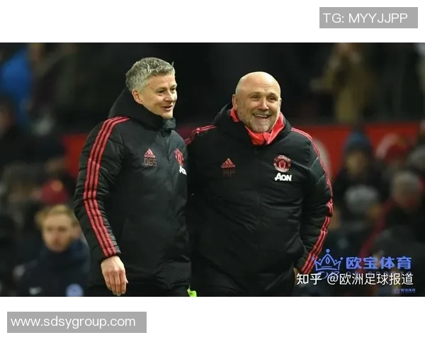 曼联功勋召开紧急会议,激烈讨论新赛季阵容调整! 曼联功勋召开紧急会议,激烈讨论新赛季阵容调整!