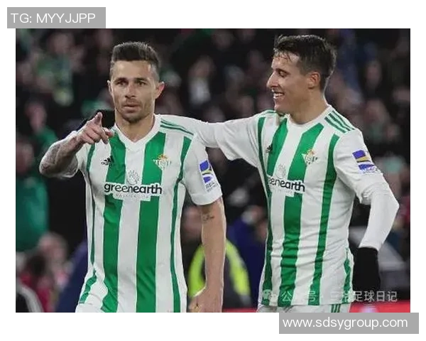 西甲强队皇家贝蒂斯官方宣布签下新秀中卫，未来防线再添新星