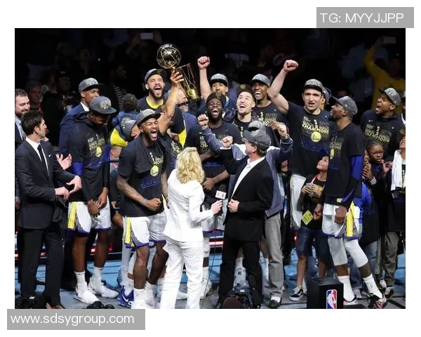 勇士队再次获胜，击败热火队：新时代篮球王者的崛起